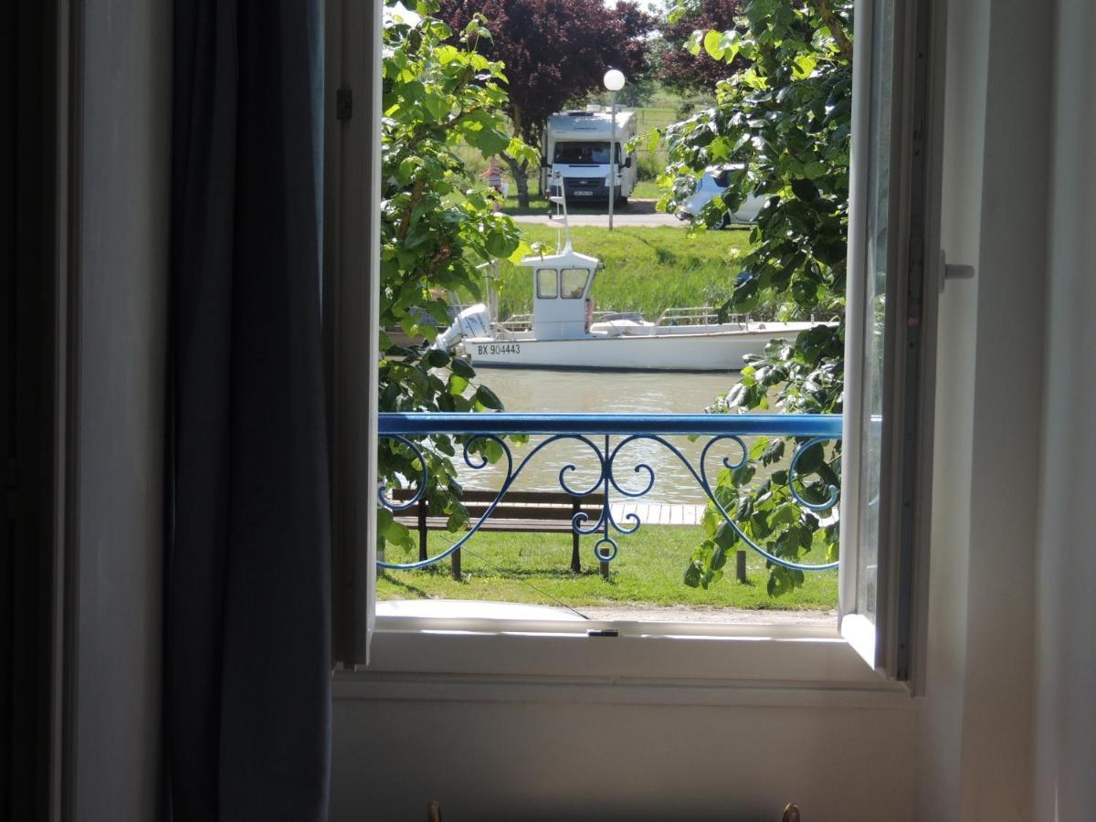 Grande Maison Charentaise Avec Vue Sur Le Chenal Superbes Couches De Soleil Sur L Estuaire De La Gironde! Mortagne-sur-Gironde Eksteriør bilde